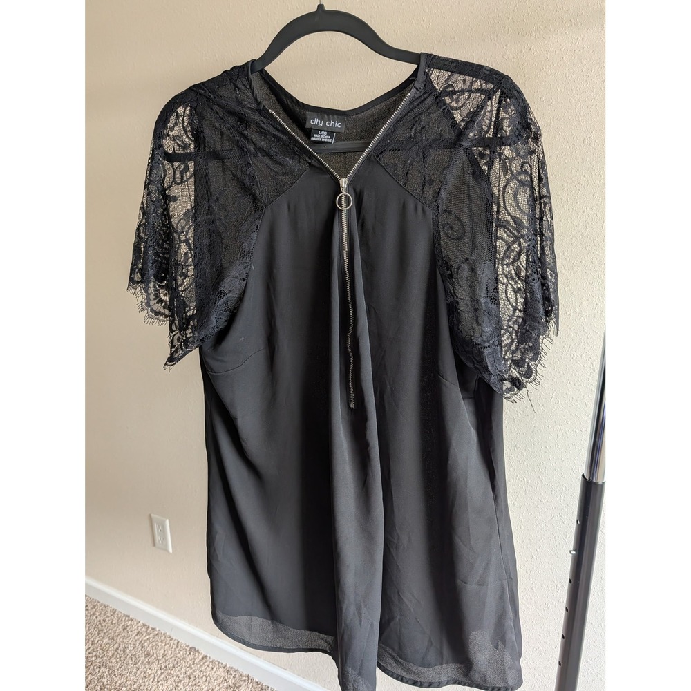 City Chic Black Lace Half Zip Blouse‎ Womens L 20 Short Sleeve Ring Pull Top